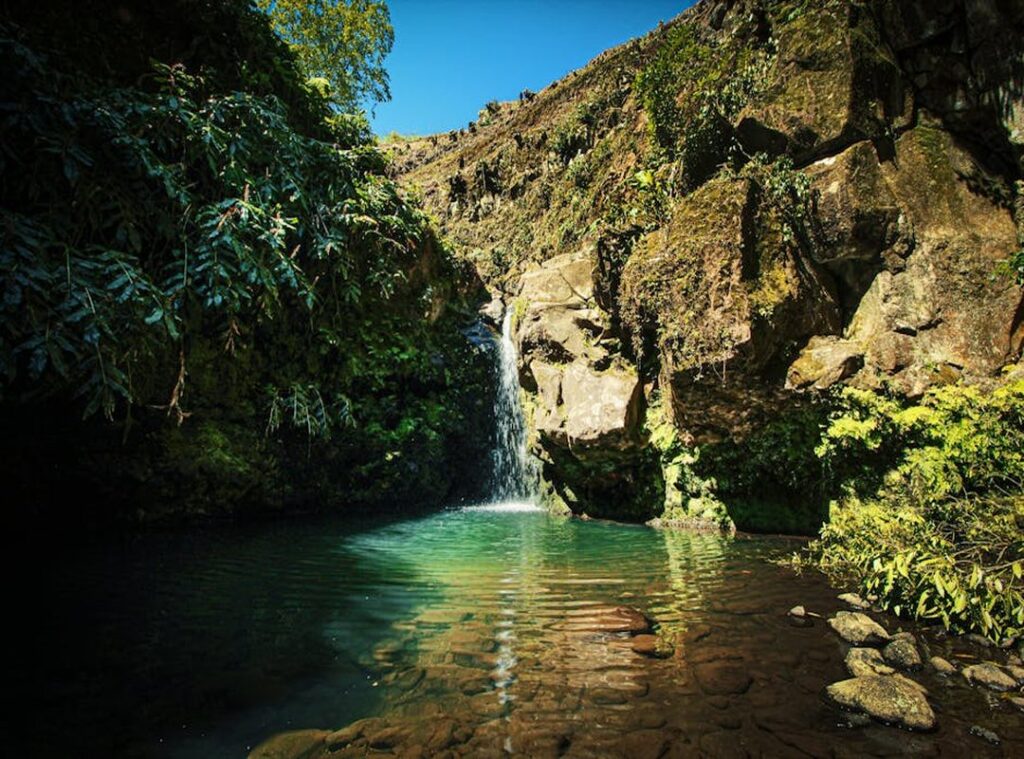 Alawi secret waterfalls